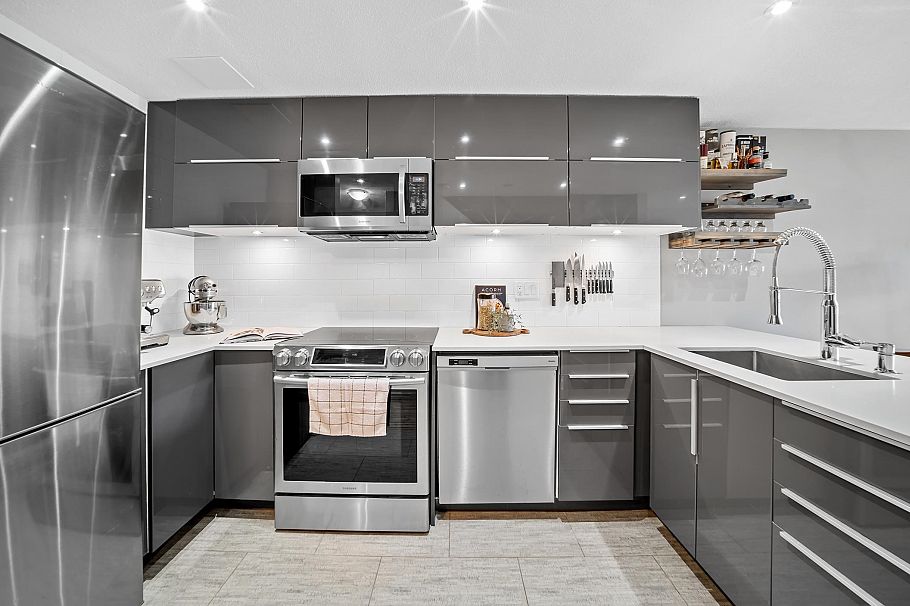 17 1345 W 4th Avenue Vancouver, BC - 3