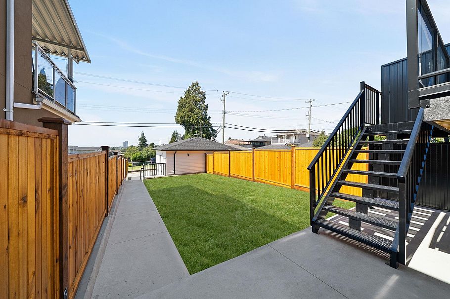 1 7361 Fraser Street Vancouver, BC - 28