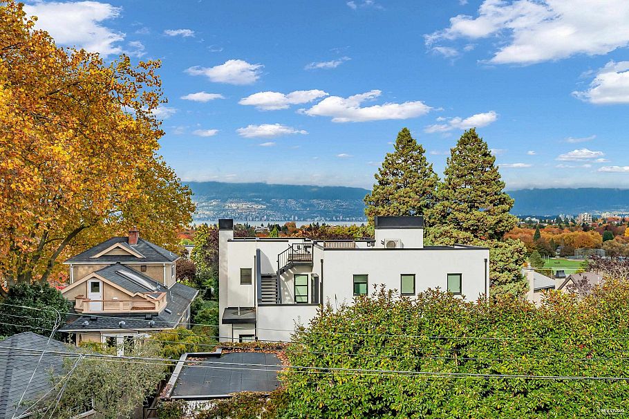 3191 W 23rd Avenue Vancouver, BC - 37