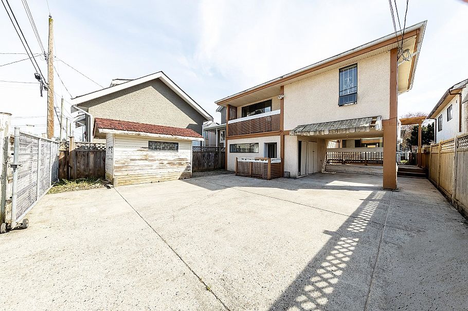 3247 Napier Street Vancouver, BC - 29