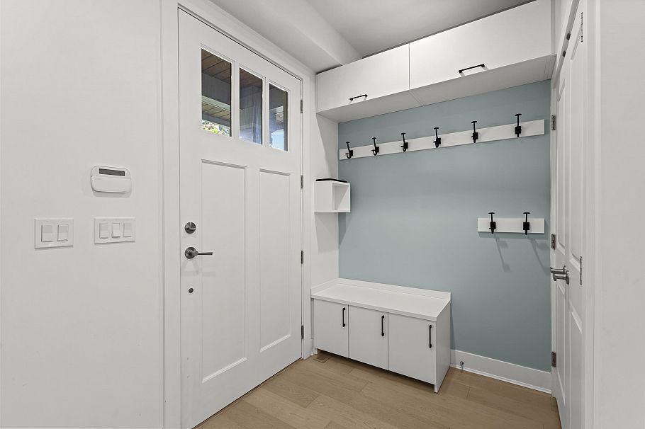 340 E 12th Street North Vancouver, BC - 4