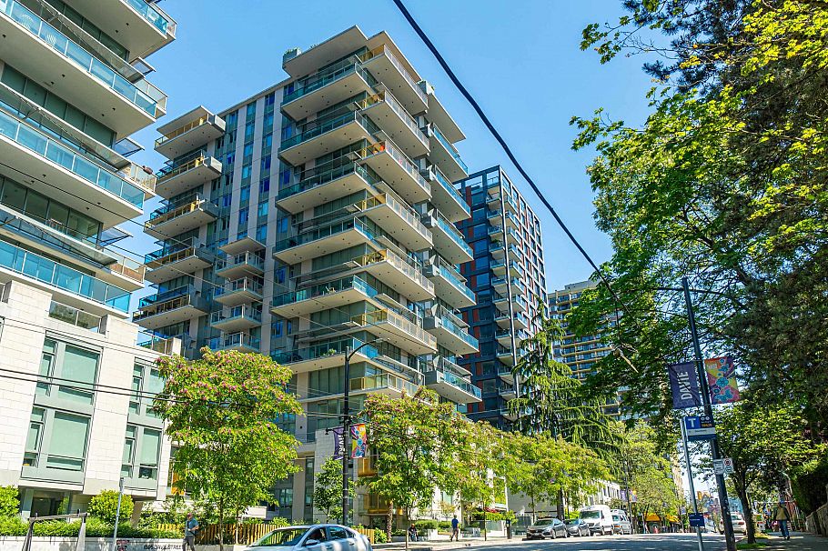905 1365 Davie Street Vancouver, BC - 1