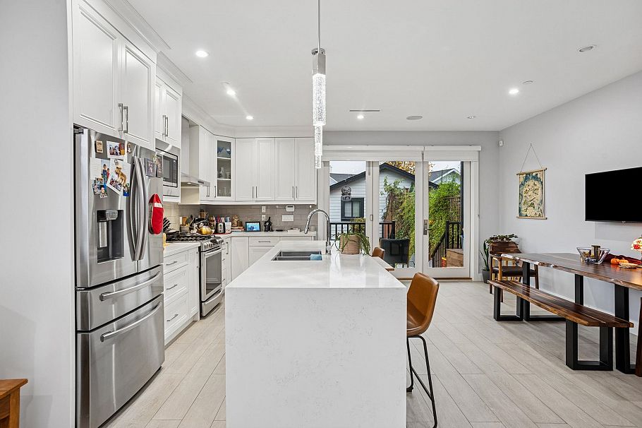 3045 East 59th Avenue Vancouver, BC - 21