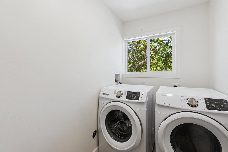 1386 Tatlow Avenue North Vancouver, BC - 19