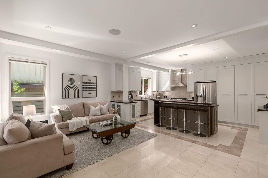 3681 Henderson Avenue North Vancouver, BC - 11