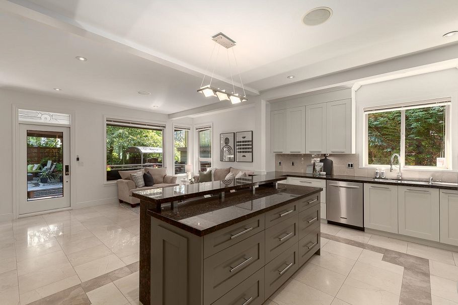 3681 Henderson Avenue North Vancouver, BC - 15