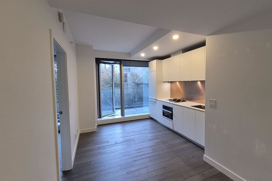 301 1480 Howe Street Vancouver, BC - 7