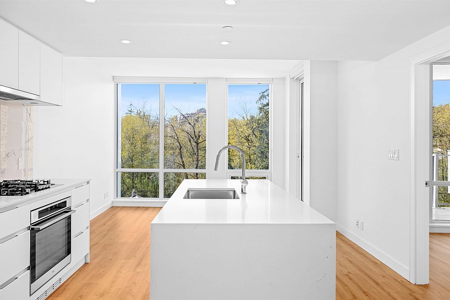 618 1500 Fern Street North Vancouver, BC - 4