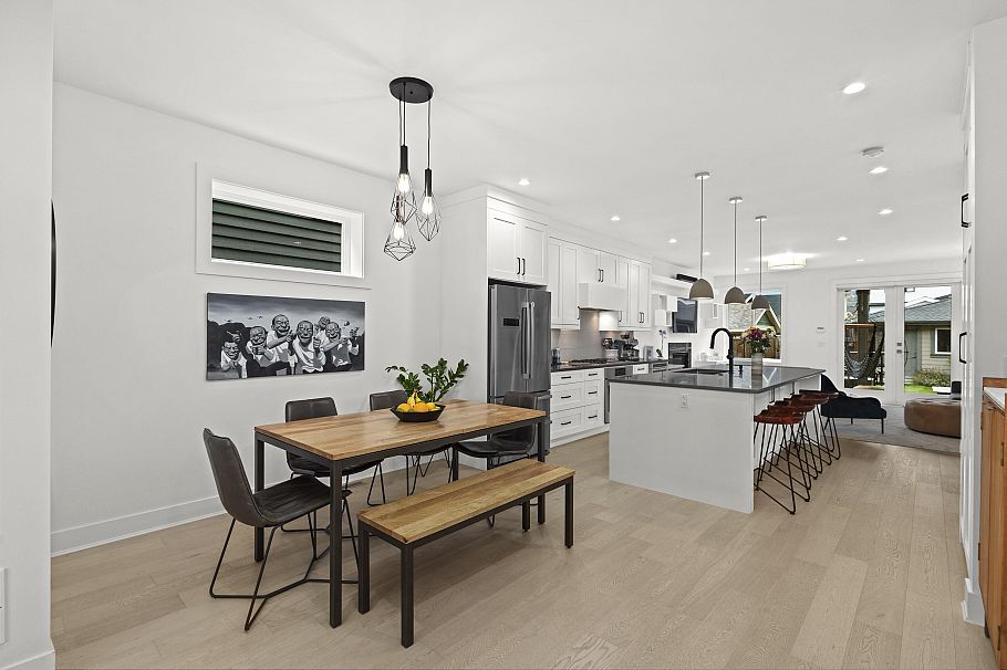 340 E 12th Street North Vancouver, BC - 9