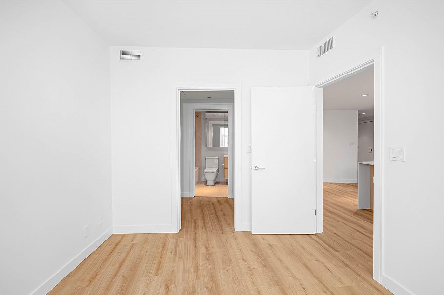 618 1500 Fern Street North Vancouver, BC - 8