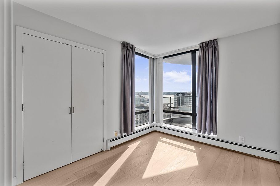 1301 151 W 2nd Street North Vancouver, BC - 20