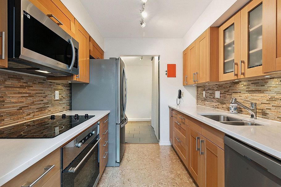 202 1633 Yew Street Vancouver, BC - 5