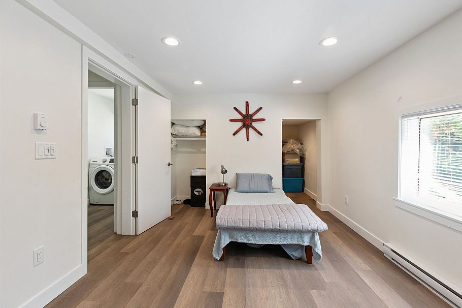 1386 Tatlow Avenue North Vancouver, BC - 15