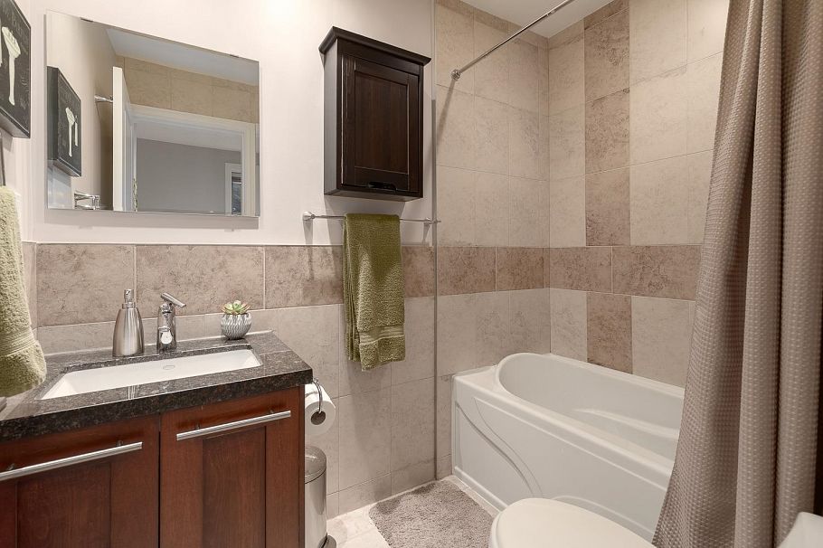 3681 Henderson Avenue North Vancouver, BC - 37