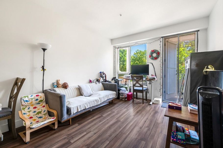 205 6933 Cambie Street Vancouver, BC - 6