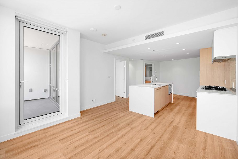 618 1500 Fern Street North Vancouver, BC - 3