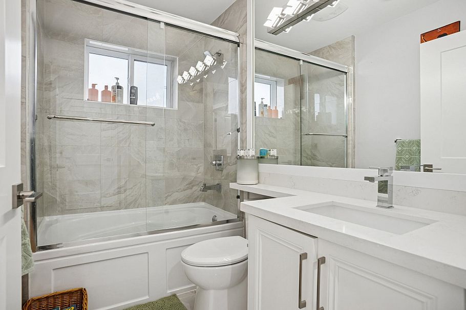 3045 East 59th Avenue Vancouver, BC - 24