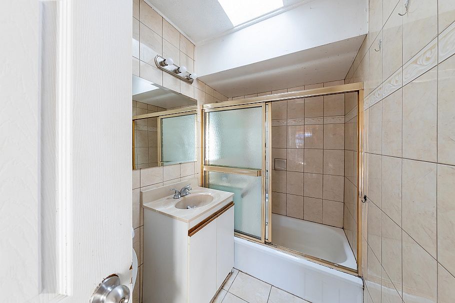 3247 Napier Street Vancouver, BC - 20