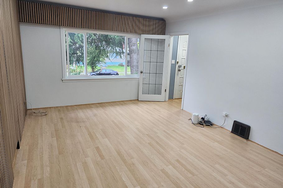 165 E 55th Avenue Vancouver, BC - 5