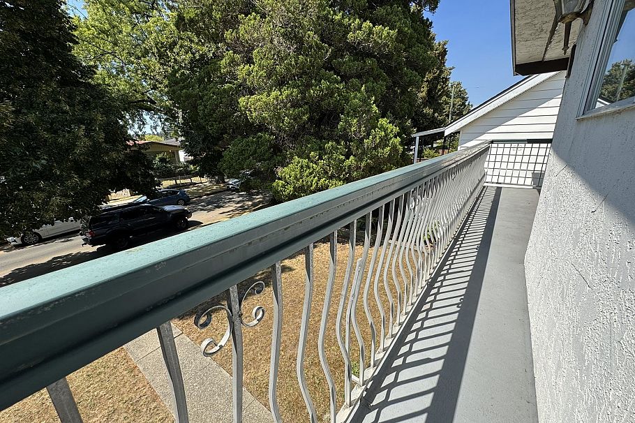 5770 Sherbrooke Street Vancouver, BC - 5