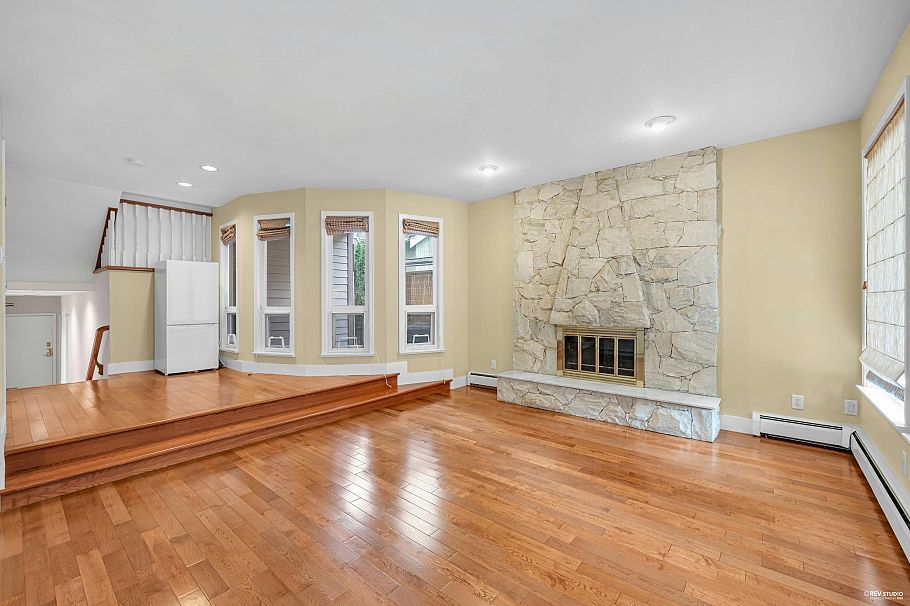 3191 W 23rd Avenue Vancouver, BC - 9