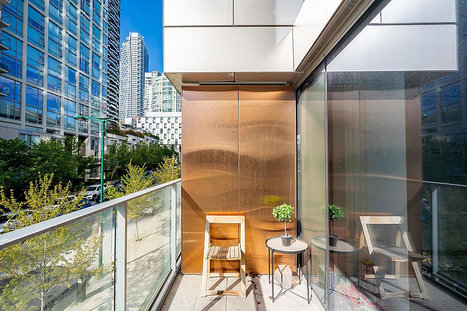 301 1480 Howe Street Vancouver, BC - 4