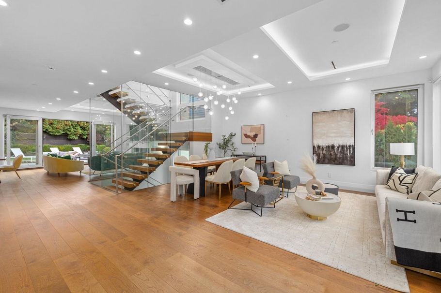 4291 W 29th Avenue Vancouver, BC - 4