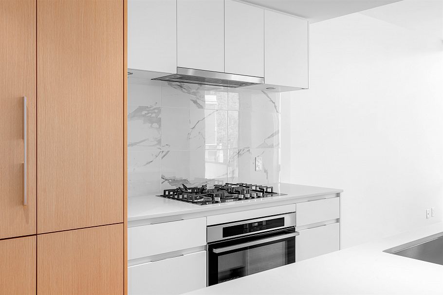 618 1500 Fern Street North Vancouver, BC - 10