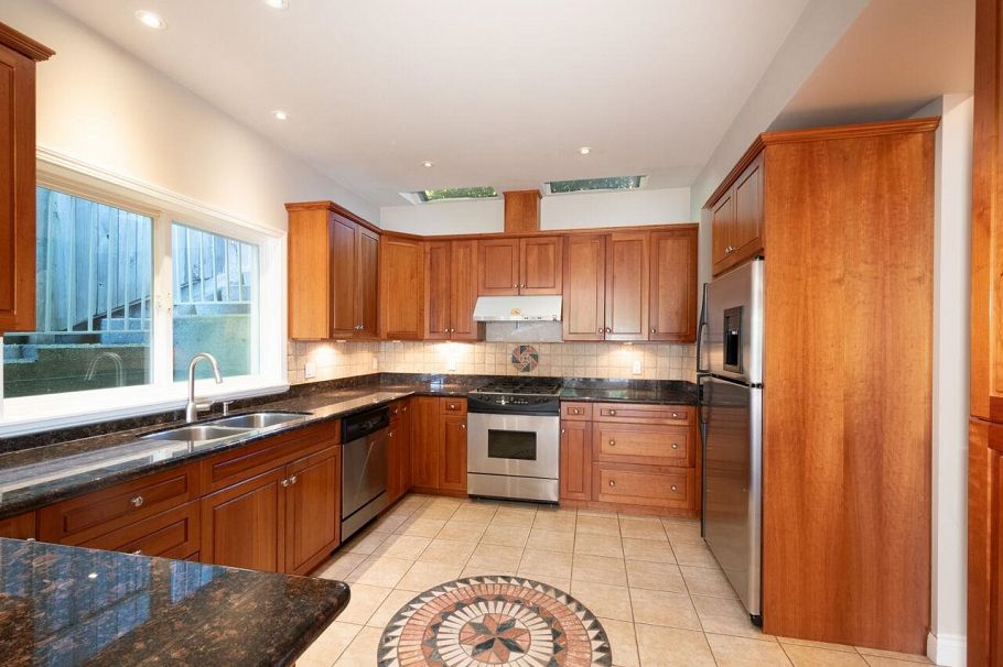 4080 St. Pauls Avenue North Vancouver, BC - 11