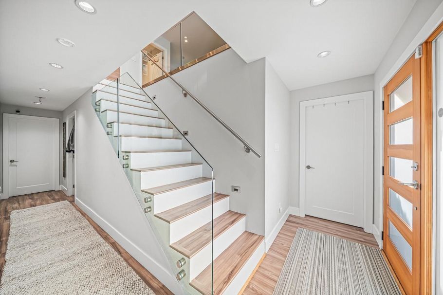 3630 Bluebonnet Road North Vancouver, BC - 2