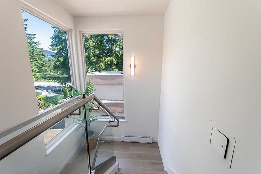 11 2425 Edgemont Boulevard North Vancouver, BC - 22