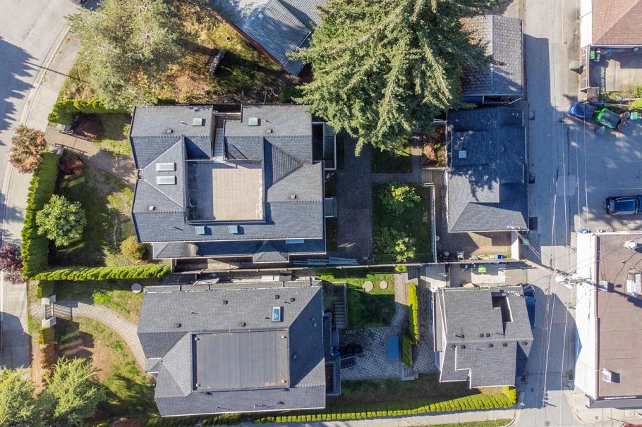 2817 Oliver Crescent Vancouver, BC - 40