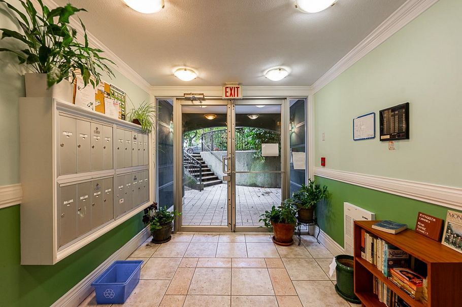 403 1617 Grant Street Vancouver, BC - 24