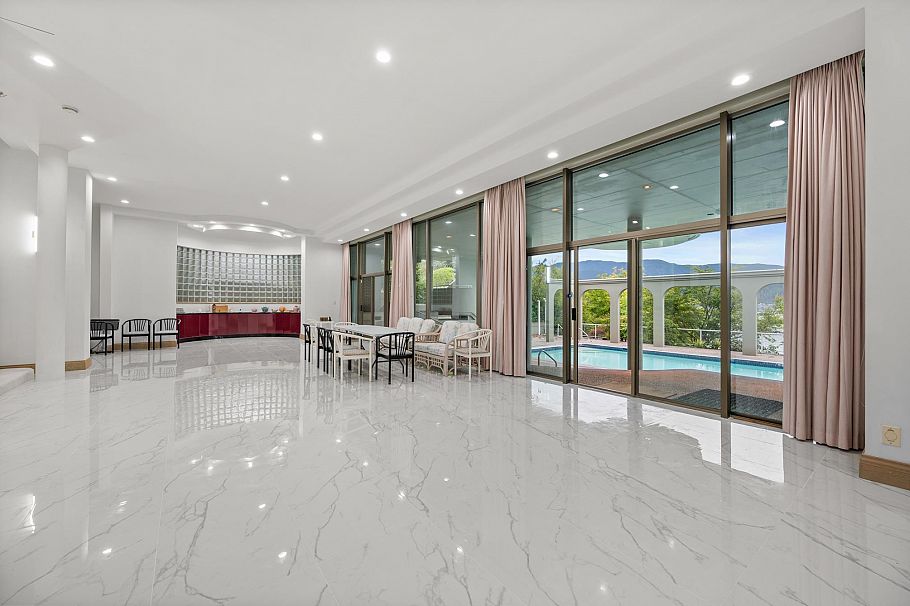 828 Beachview Drive North Vancouver, BC - 21