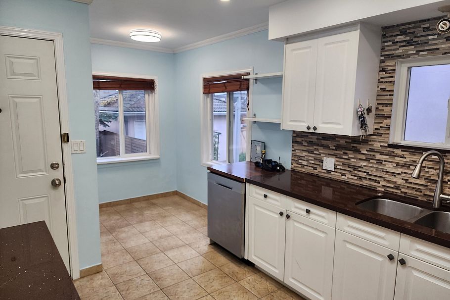 165 E 55th Avenue Vancouver, BC - 10