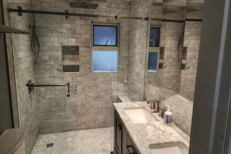 165 E 55th Avenue Vancouver, BC - 9