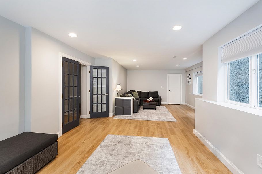 4233 Capilano Road North Vancouver, BC - 26