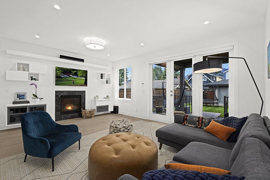 340 E 12th Street North Vancouver, BC - 16