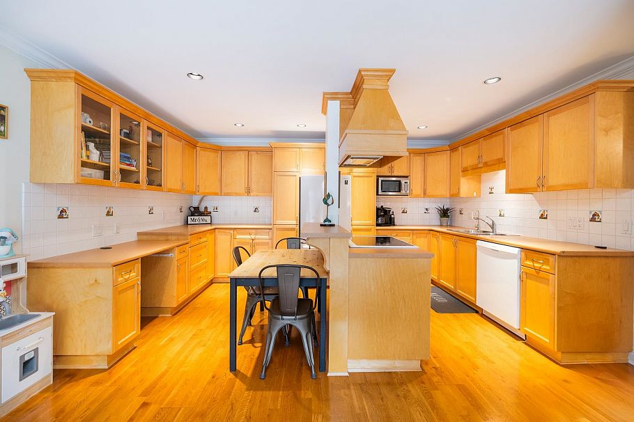301 1235 W 15th Avenue Vancouver, BC - 3
