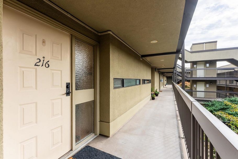 216 140 E 4th Street North Vancouver, BC - 20