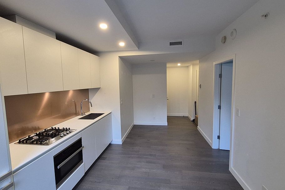 301 1480 Howe Street Vancouver, BC - 9