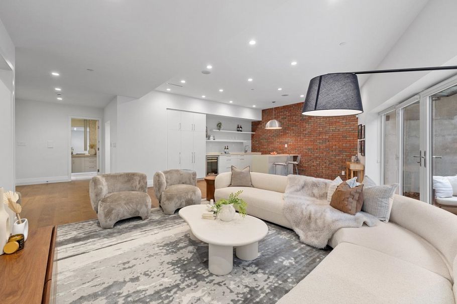 4291 W 29th Avenue Vancouver, BC - 30