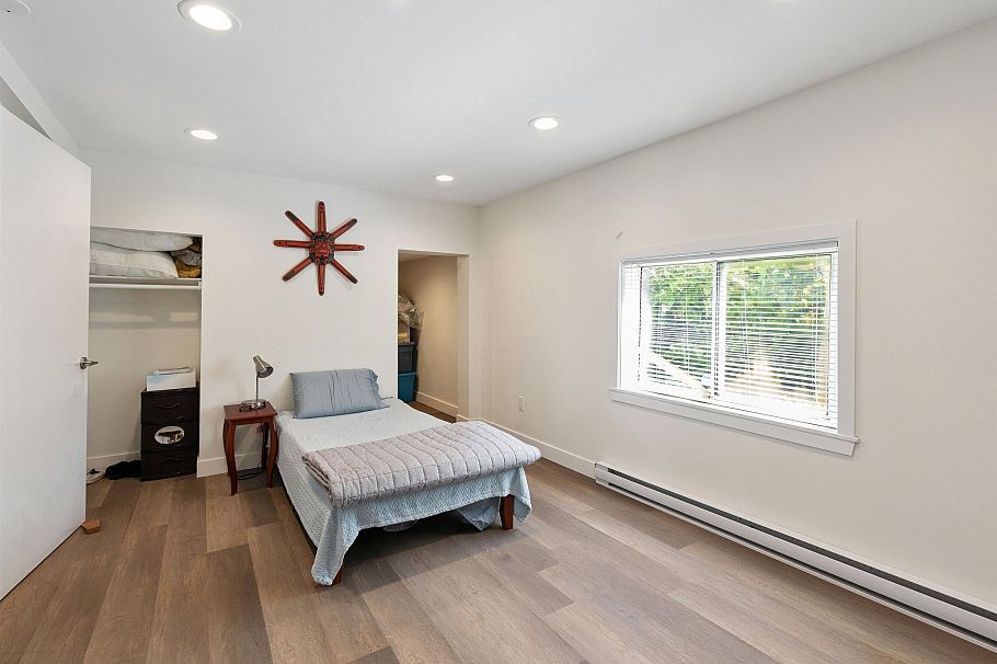 1386 Tatlow Avenue North Vancouver, BC - 13