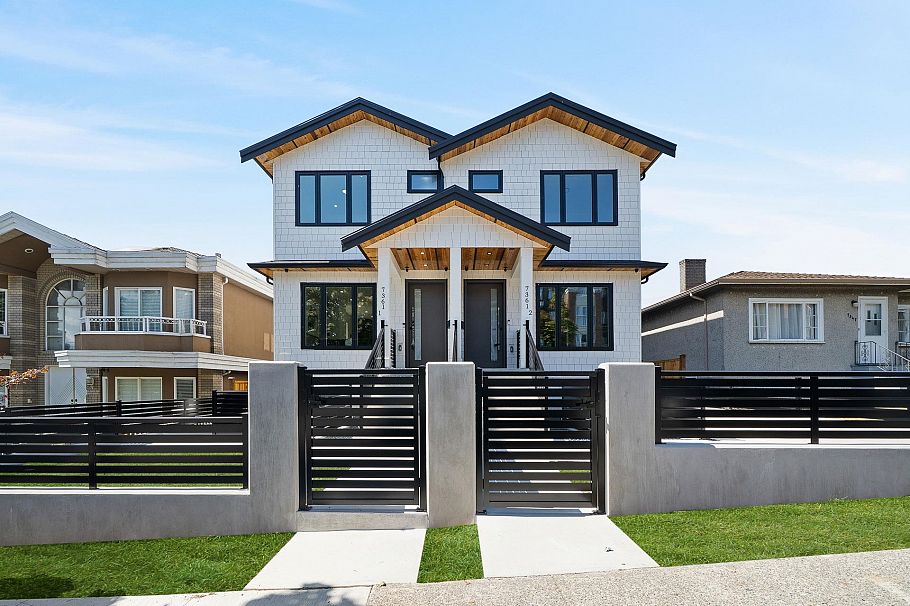 1 7361 Fraser Street Vancouver, BC - 1