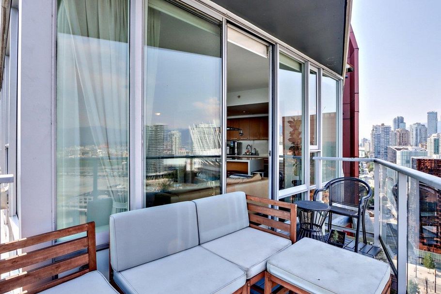 2701 8 Smithe Mews Vancouver, BC - 6