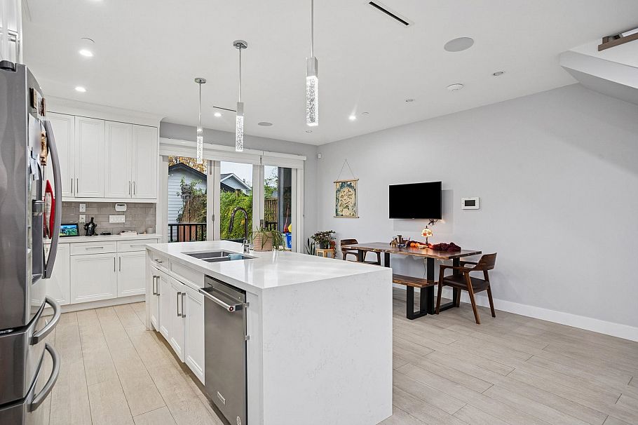 3045 East 59th Avenue Vancouver, BC - 17