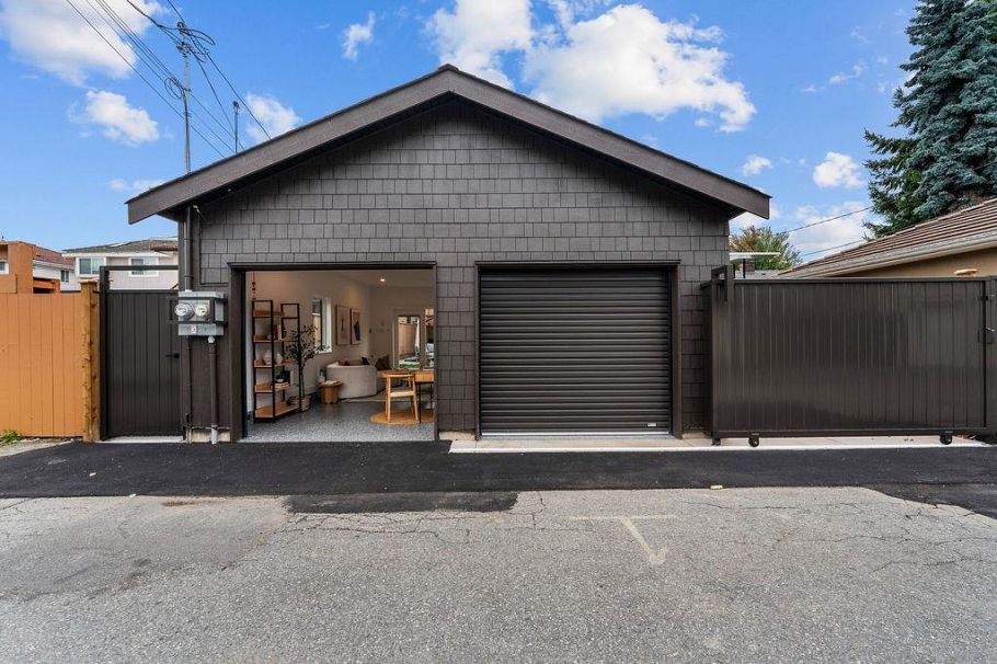 6892 Brooks Street Vancouver, BC - 36