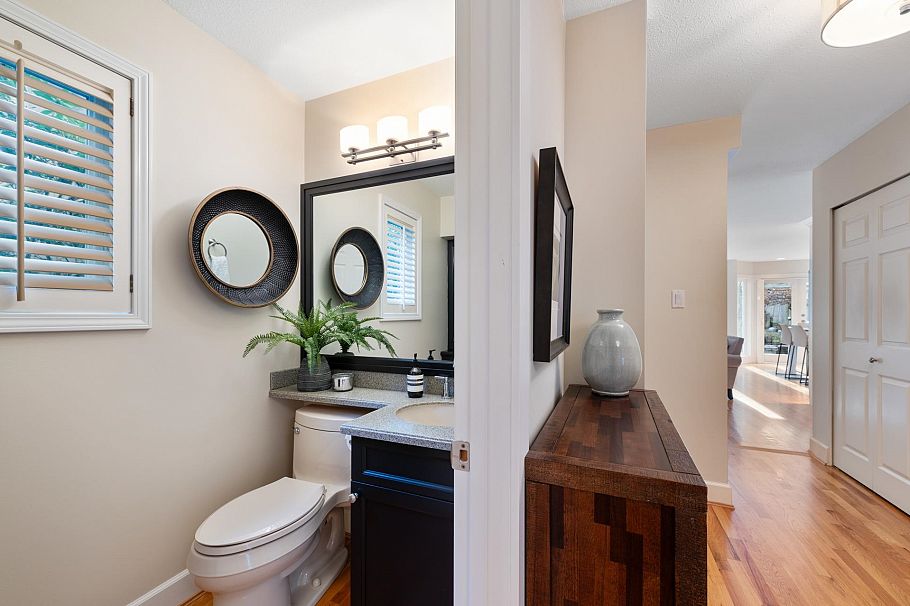 997 Canyon Boulevard North Vancouver, BC - 10