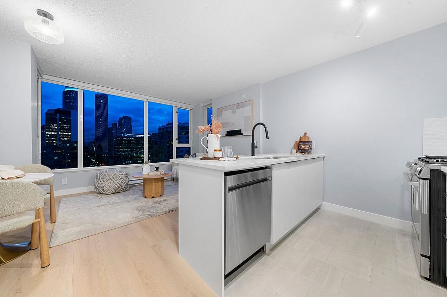 2101 1001 Richards Street Vancouver, BC - 4