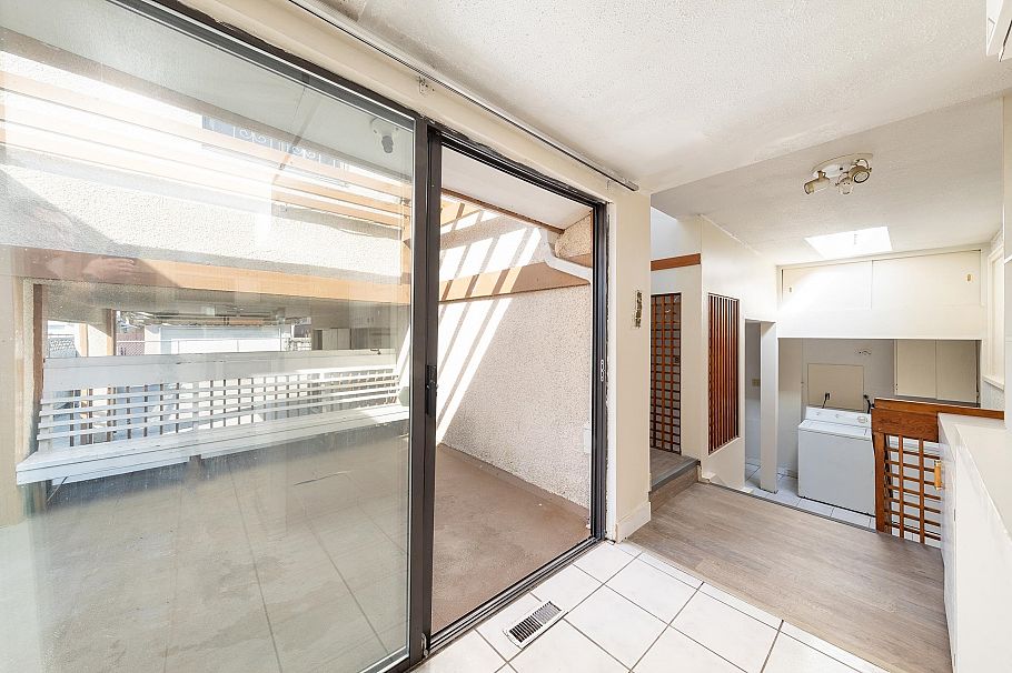 3247 Napier Street Vancouver, BC - 26